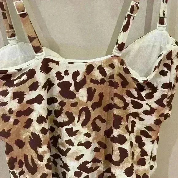 Aerie Wrap Strapless One Piece Swimsuit - Picture 5 of 10